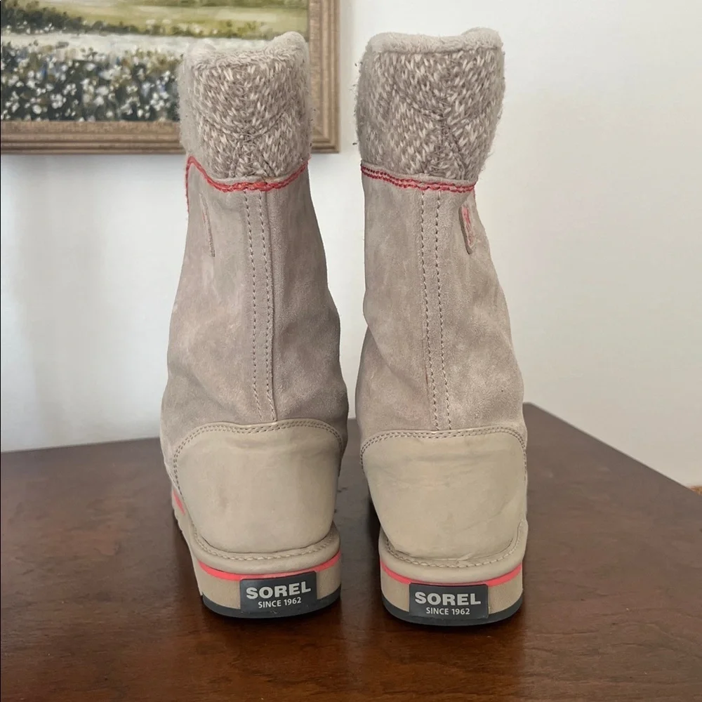 Sorel Tan Quilted Campus Tall Boots with Red Trim Size 2